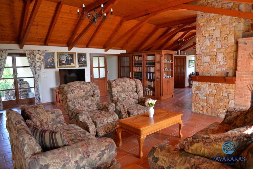 Villa Pavakakas Vendeghaz à Vác Extérieur photo